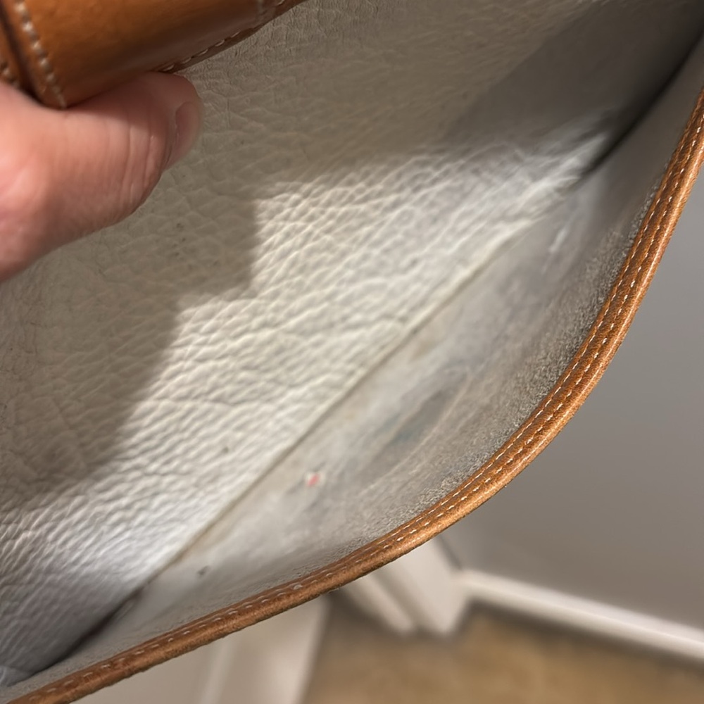 Vintage Dooney and Burke White and Brown Leather Shoulder Bag - Picture 7 of 9